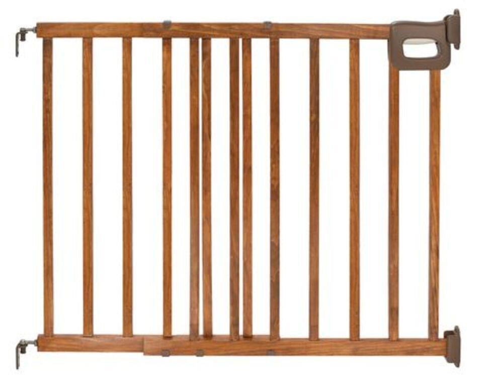 Summer Infant Stylish & Secure Deluxe Wood Stairwa