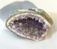 Amethyst quartz crystal geode specimen, 4"w