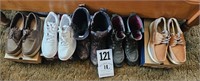 Men's Shoes - Sizes 10 to 11 w/ tote