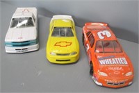 (3) Die cast vehicles includes Pace Truck, etc.