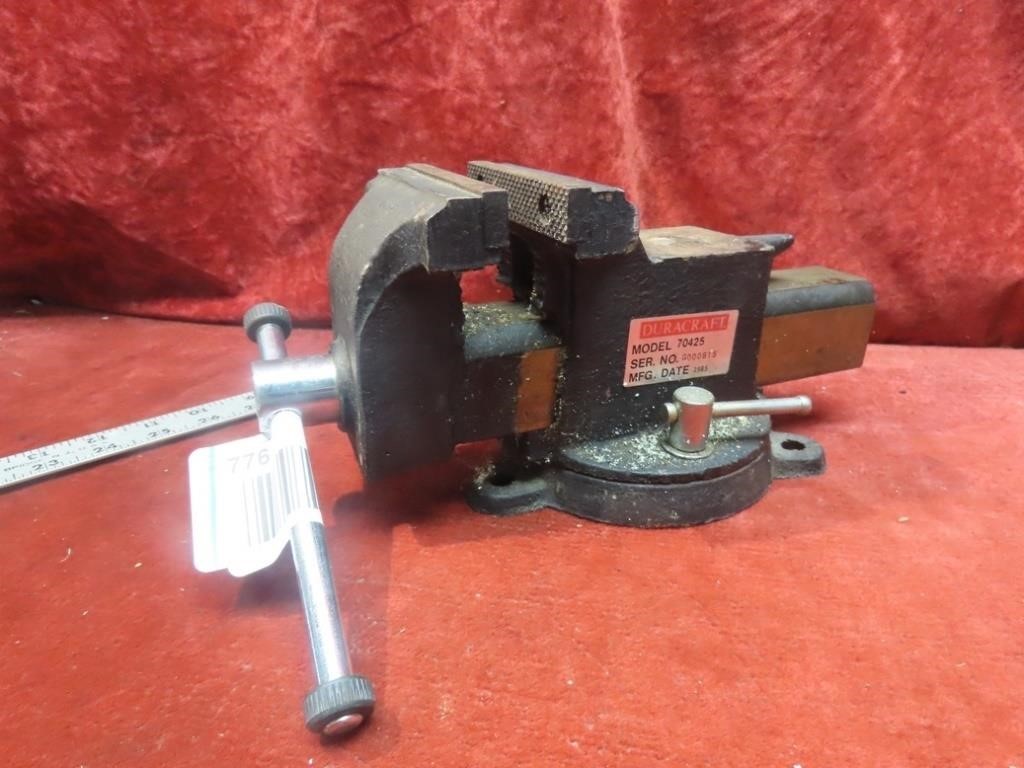 Duracraft bench vise. 4"