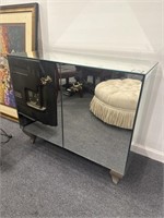 Mirrored cabinet