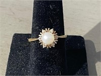 14K Ring with Diamonds & Pearl