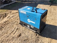 MILLER BOBCAT WELDER/ GENERATOR