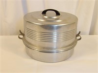 Vintage Regal Ware Aluminum Cake Carrier