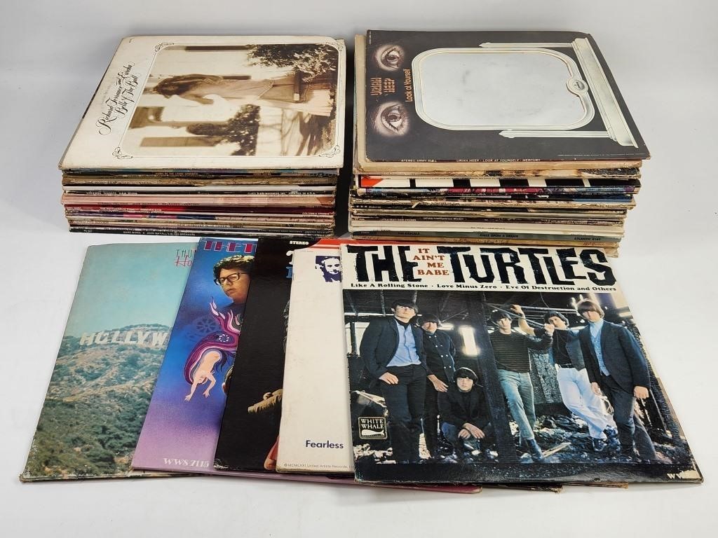 LARGE ASSORTMENT OF VINTAGE VINYL LP RECORD ALBUMS