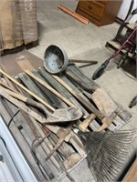 PALLET OF LAWN AND GARDEN TOOLS