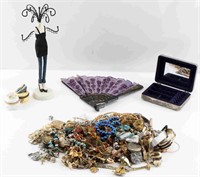 7.4 LBS UNSEARCHED COSTUME JEWELRY & ACCESSORIES