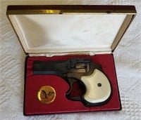 Hi-Standard Derringer .22 Cal pistol