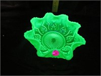 Vintage Green Opalescent Glass Bowl 7&1/2" x