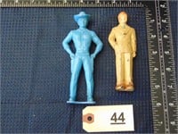 2 male figures
