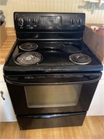 Kenmore stove: missing large burner and rim. Also