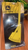 John Deere leveling gauge for mower decks