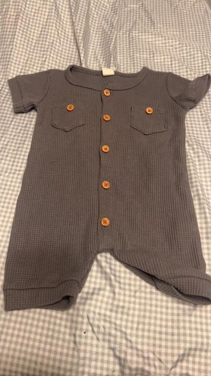 C11) 18month grey romper no issues smoke free