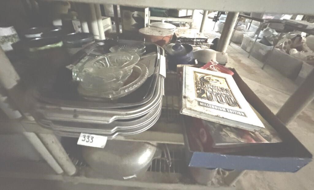 LOT OF BAKING PANS AND GLASSWARE