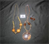 Costume Jewelry Necklaces; Browns