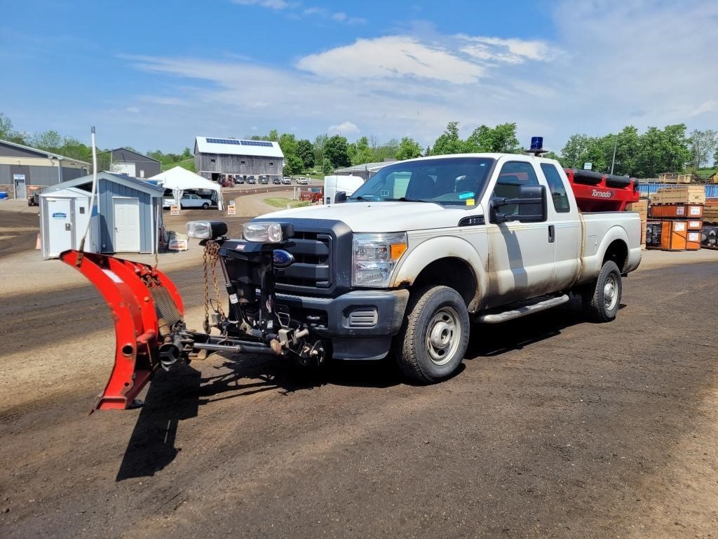 2012 Ford F350 SD Plow & Salter