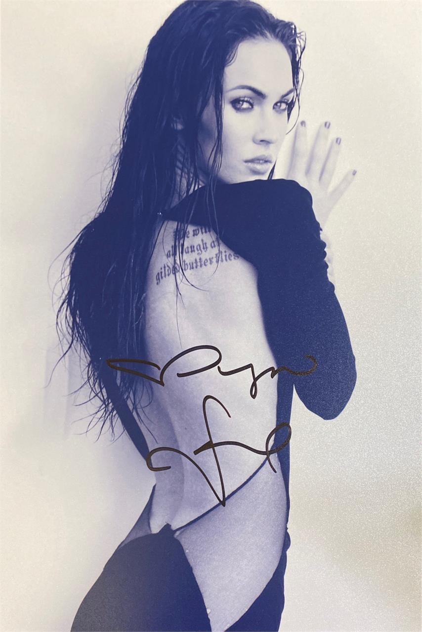 Autograph  
Megan Fox Photo