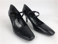 Women's 8.5 Black Leather Heels