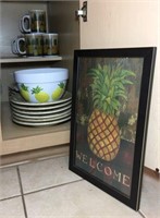 Pineapple Themed Dishware and Picture