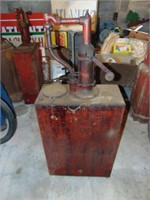 Oil barrel w cover & measuring stick