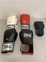 4 Everlast Boxing Gloves & 1 Lib-Rlupus