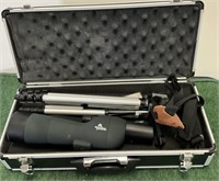 Whitetail spotting scope with tripod