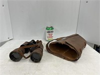 Lather binoculars with leather case for carrying