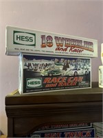 Hess Model Race Car and Racer, Hess 18 Wheeler