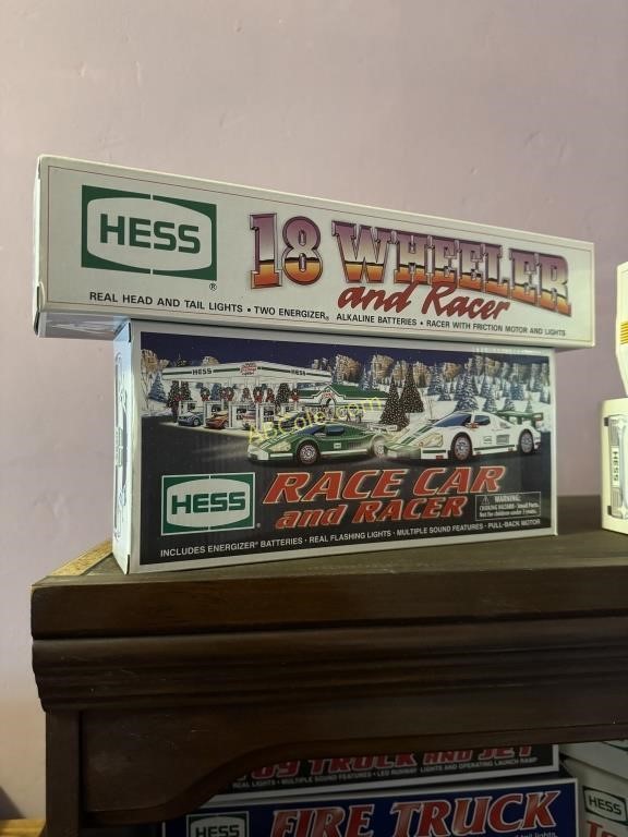 Hess Model Race Car and Racer, Hess 18 Wheeler