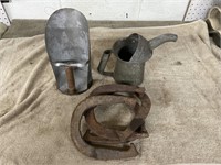 METAL OIL CAN, SCOOP, & HORSESHOES