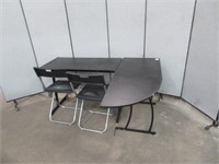 2 PC 'L' SHAPED GAMING DESK & 2 FOLDING CHAIRS