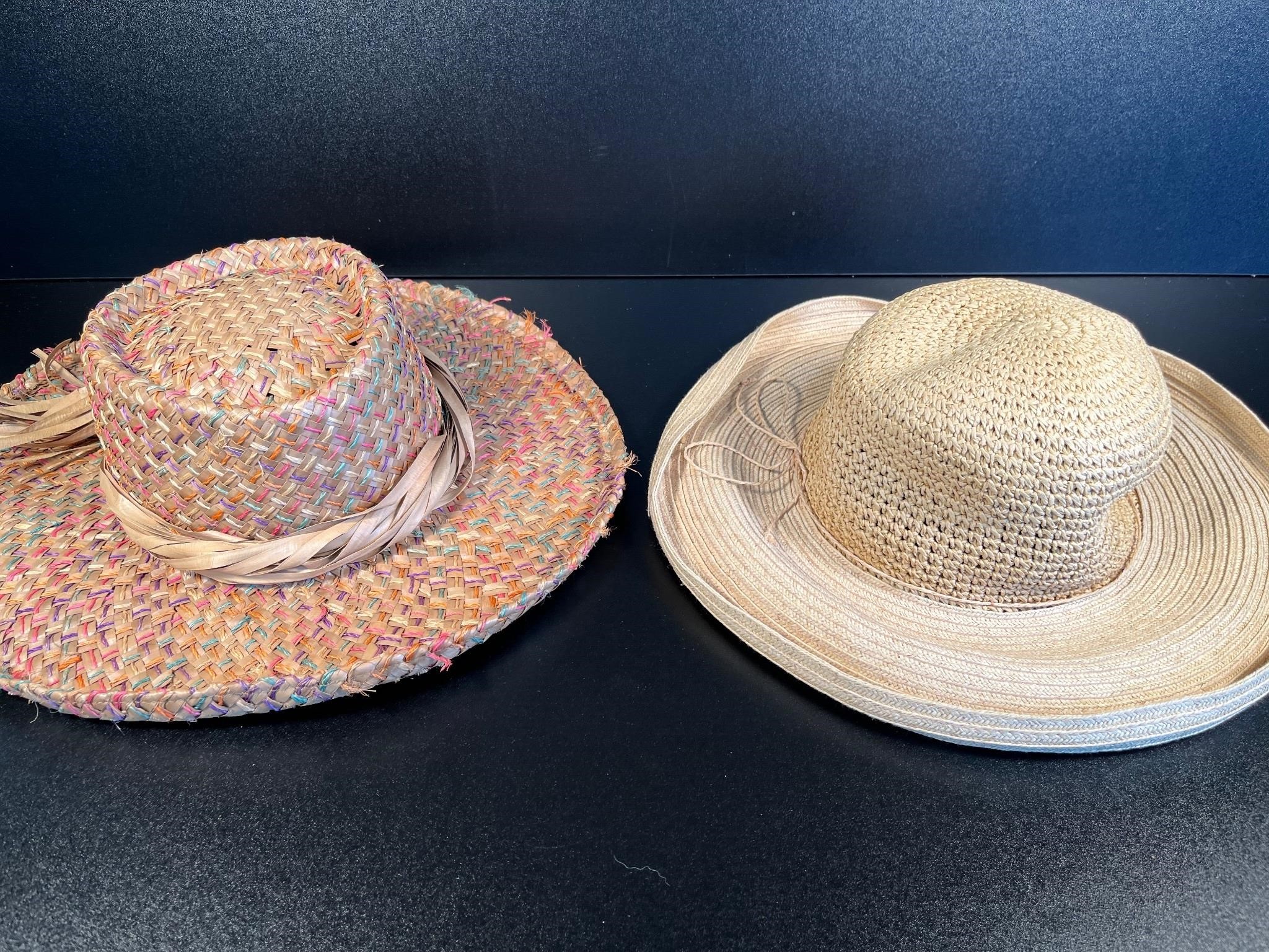 2 Women Fashion Hats