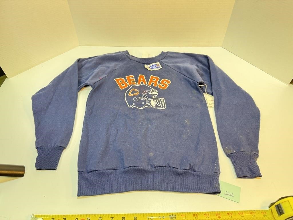 Chicago Bears Sweat Shirt with Tags, Needs Cleaned