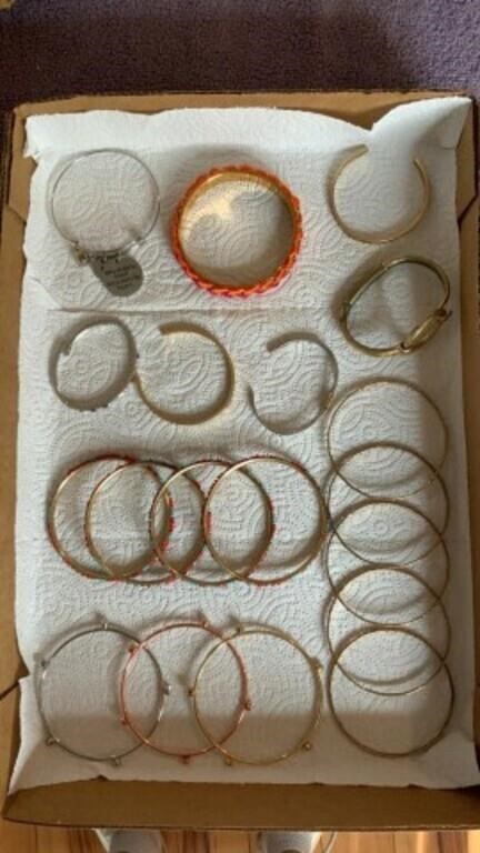 Assortment of Bracelets (19)
