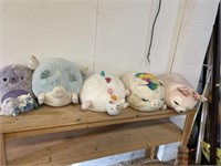 5 pillow animals and 2 small ones