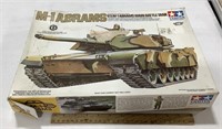 U.S.M 1 Abrams Main Battle Tank model kit