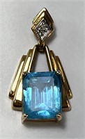 10KT Gold "London Blue" Topaz Pendant 3 Grams