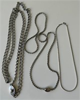 J - LOT OF COSTUME JEWELRY NECKLACES (J26 1)