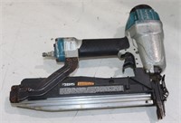 MAKITA AT1150A PNEUMATIC STAPLE GUN