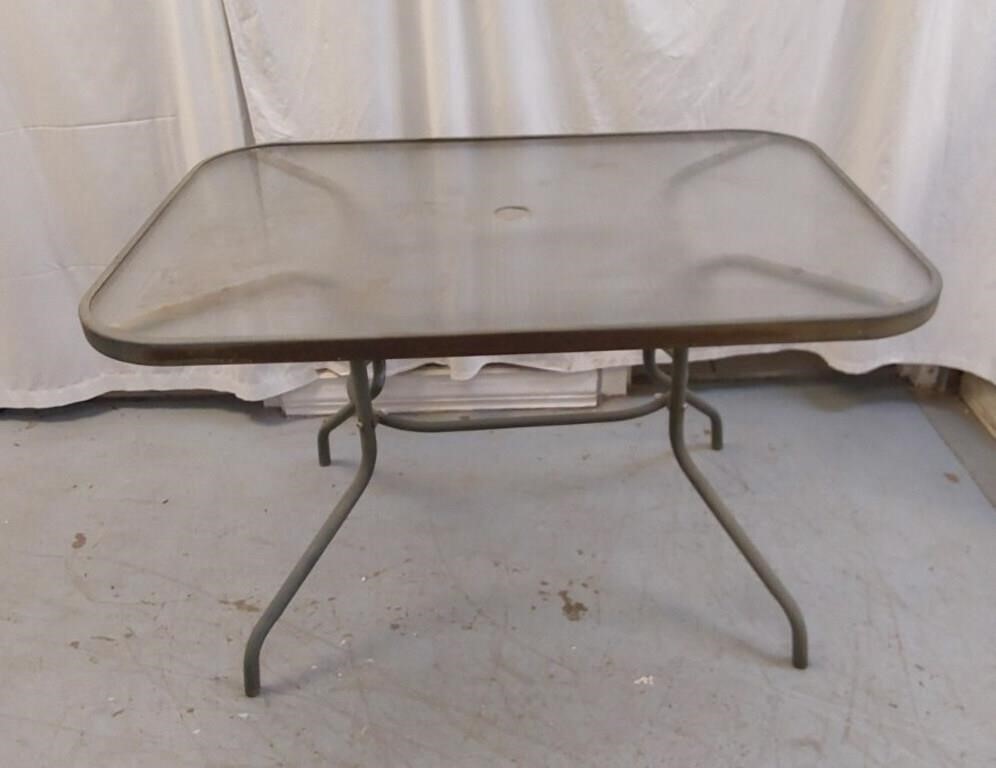 45"×32" OUTDOOR TABLE WITH GLASS TOP