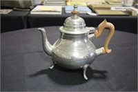 Williamsburg Stieff pewter tea pot