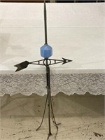 Lightening Globe Stand w/ Arrow & Blue Globe