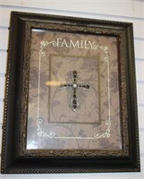 FAMILY CROSS PICTURE