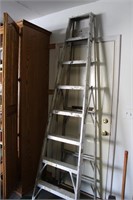 Aluminum ladder