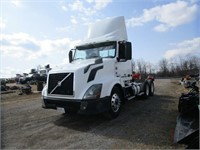 2013 Volvo D13 T/A Road Tractor,