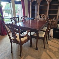 Beautiful Chippendale Style Dining Table & Chairs