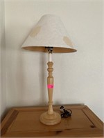 TABLE LAMP W LEAF SHADE MOTIF