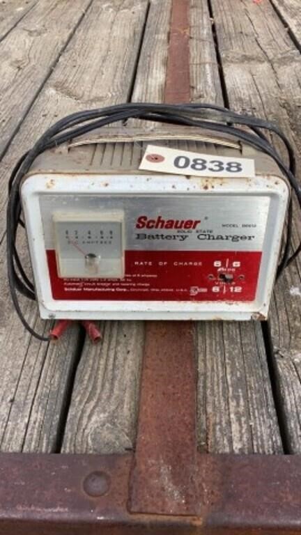 Schauer battery charger, 6 amp, 6/12v model B6612