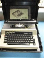 Silver-Reed Sovereign 850 Vintage Typewriter